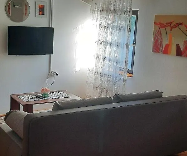 8202a Apartament *