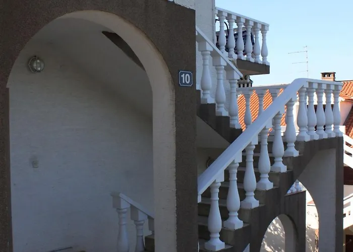 Апартаменты 8202a *