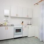 Studio 8202a * Kali